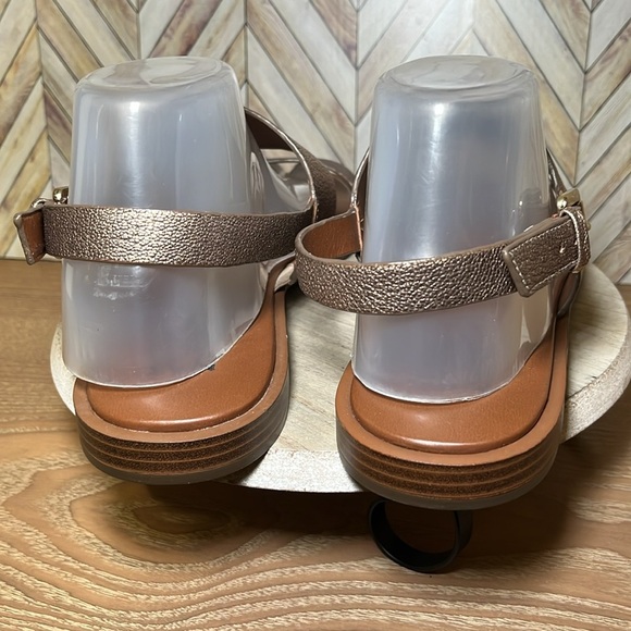 NATURLIZER Leather Fairfax Slingback Sandals Gold & Brown Travel Vacation Comfy - Picture 3 of 9